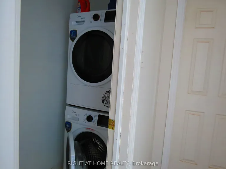 302 Stanley St — Photo 21