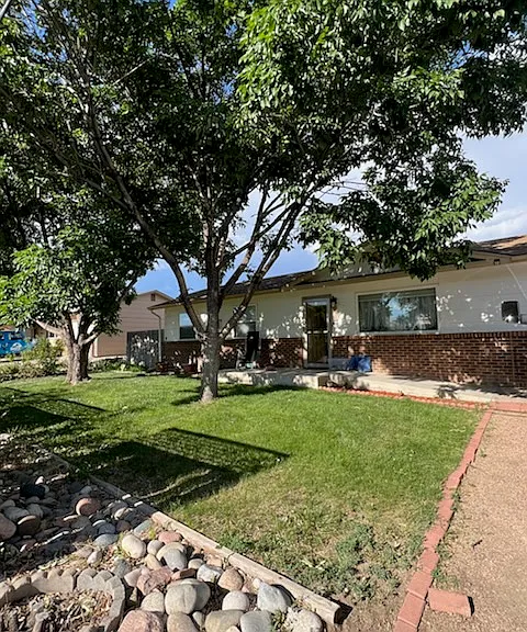 852 N Orchard Ave — Photo 1