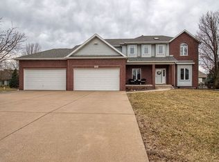 3001 Rusty Ln, Bloomington, IL 61704