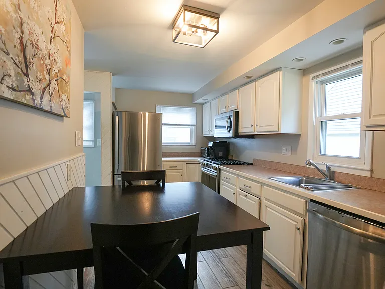 72 Sherwood Ave — Photo 9