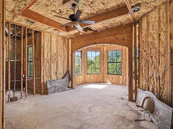 3rd image of 404 Kings Lake Dr