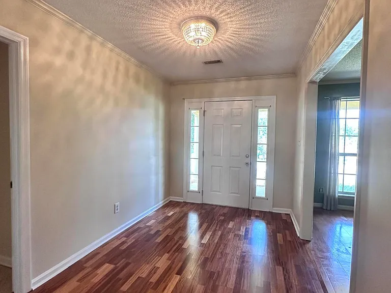 4497 Amanda Ln — Photo 2