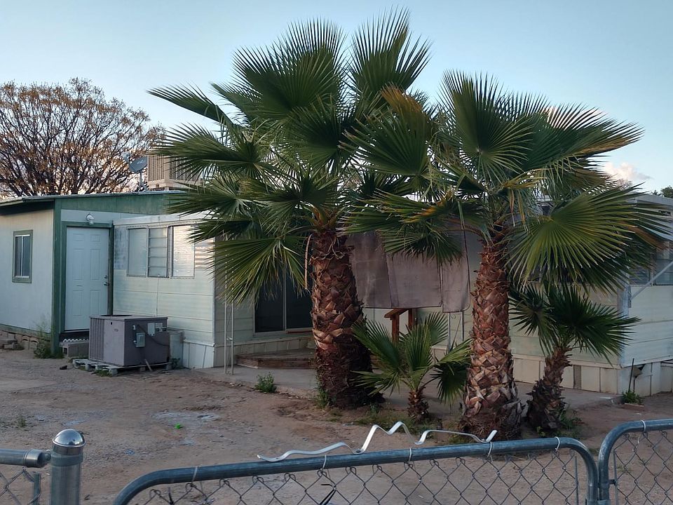 1st image of 4122 N Palm Grove Dr #2