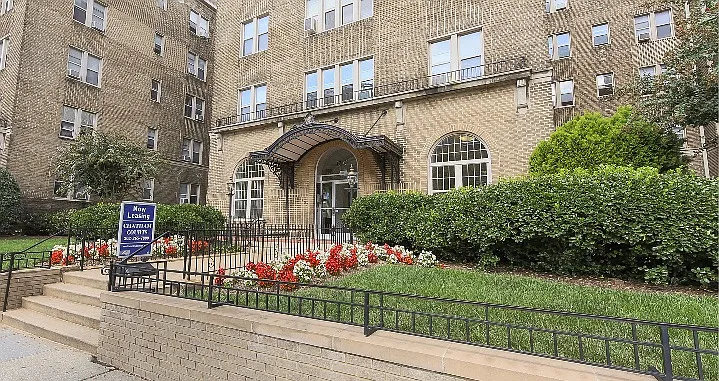 Chatham Courts — Photo 28