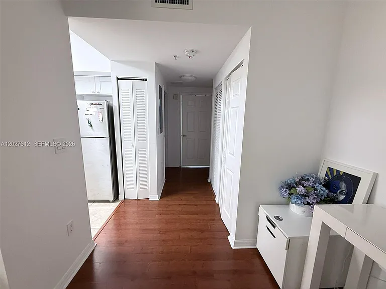 115 SW 42nd Ave #402 — Photo 10