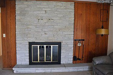 4th image of 30701 Maple Dr