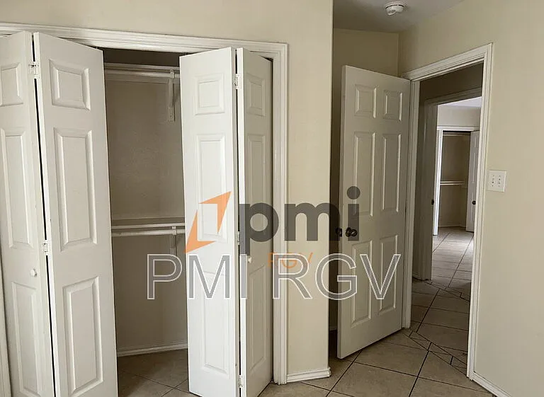 315 W Albatross Ave #UNITC — Photo 7