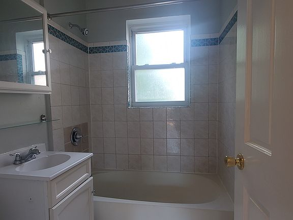 3rd image of 4835 N Kimball Ave #2
