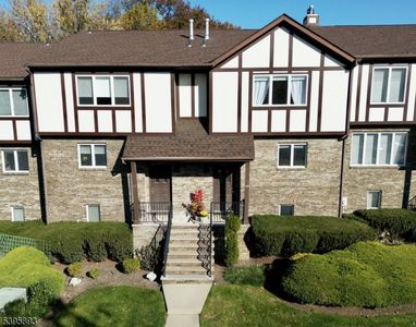 44 Canterbury Ln, New Milford, NJ, 07646