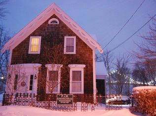 794 Bristol Ferry Rd, Portsmouth, RI 02871