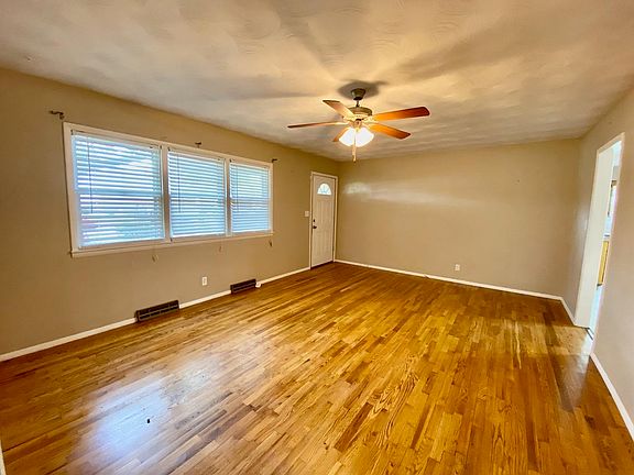 4th image of 2236 N Nias Ave