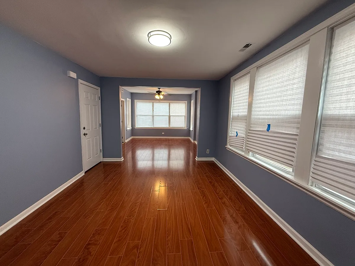 Building Photo - 7958 S Kingston Ave #2