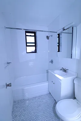 Rented by Oxford Property Group | media 18