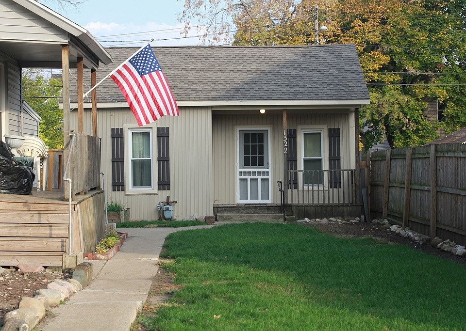 1st image of 1322 Hamilton Ave NW