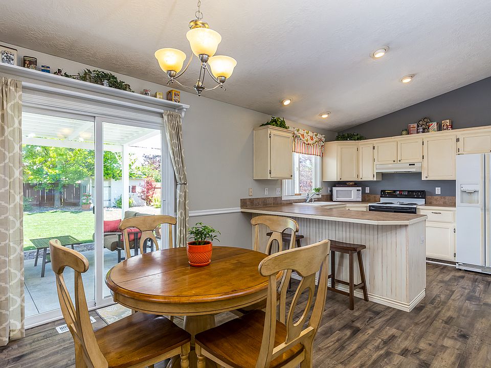 2nd image of 2510 E Sandgate Ave