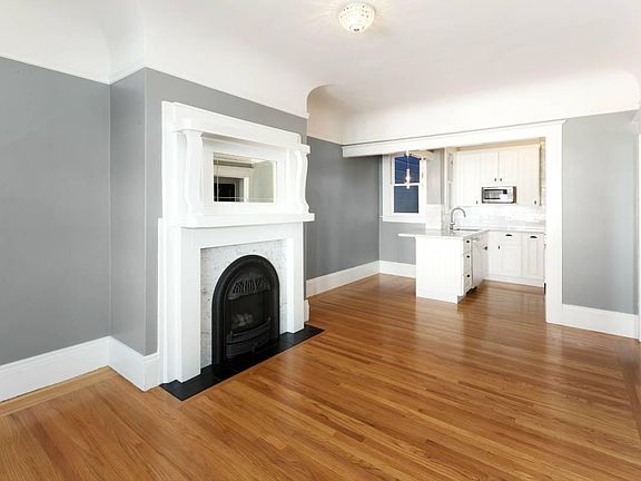 3rd image of 1029 Washington St