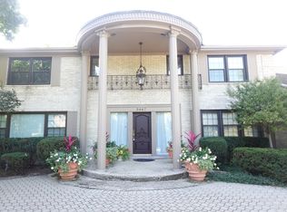 3447 Whirlaway Dr, Northbrook, IL