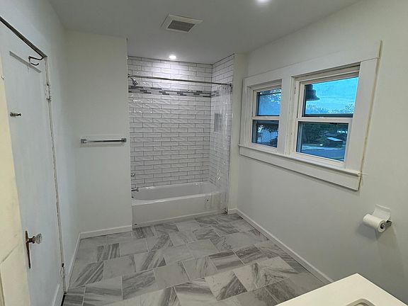 5th image of 211 W 14th St #C