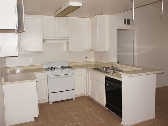 4th image of 410 S Clementine St APT 205