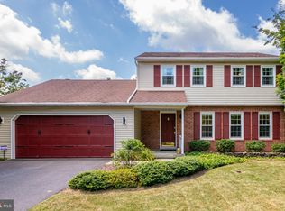 100 Mesa Dr, Sinking Spring, PA 19608