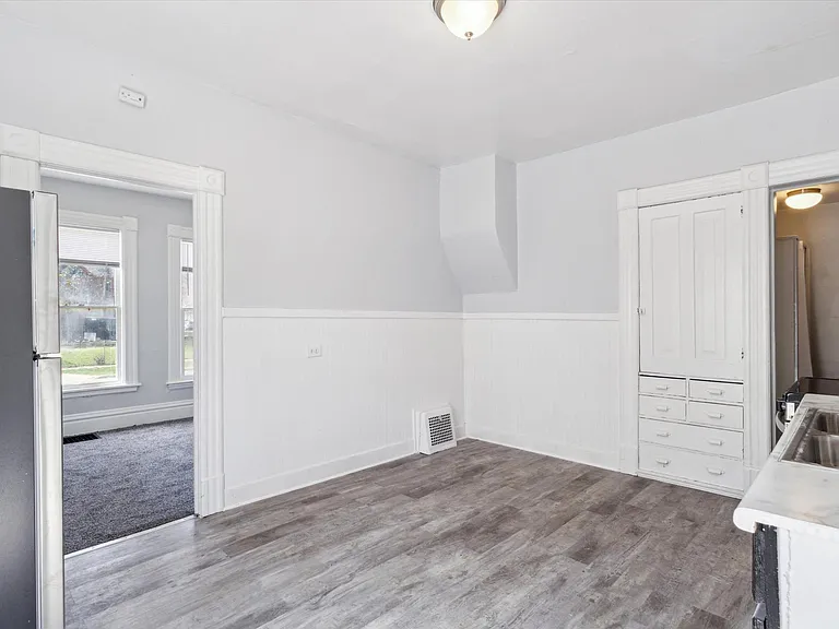 725 W Walnut St #725 — Photo 8