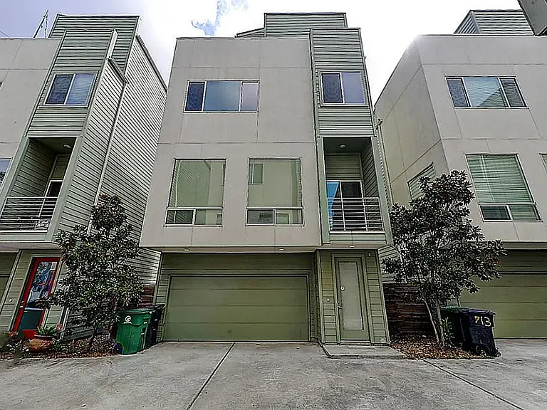 711 Andrews St — Photo 1