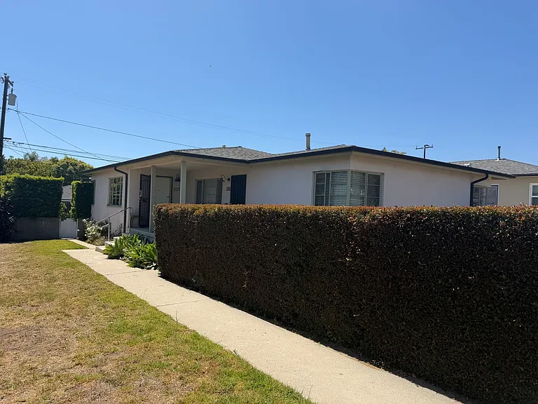235-237 Lynn Dr — Photo 1