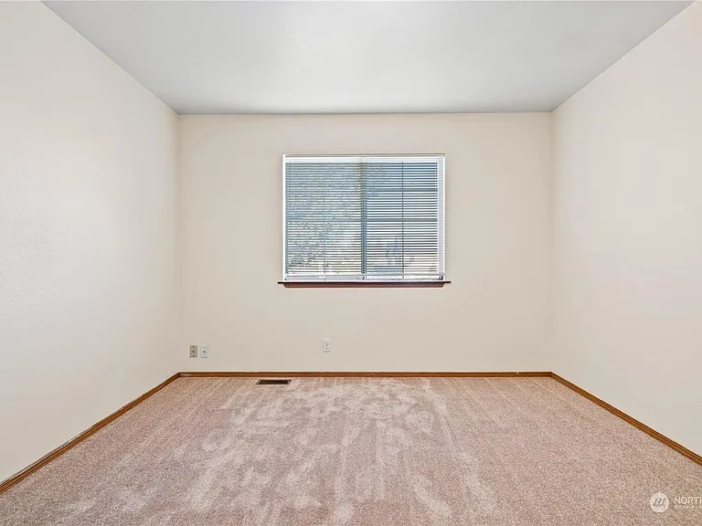 912 137th St SW — Photo 18