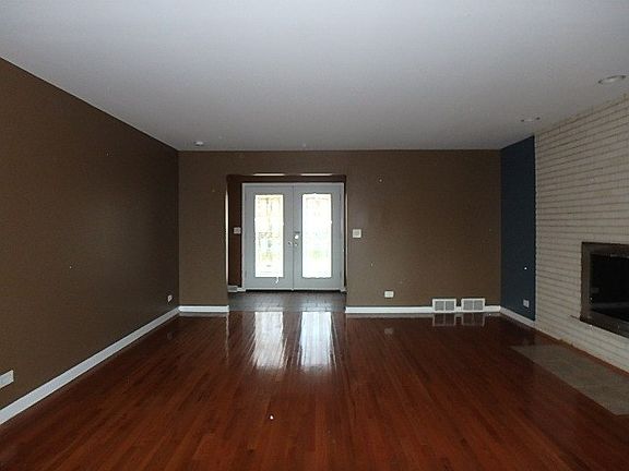 5th image of 114 Graymoor Ln