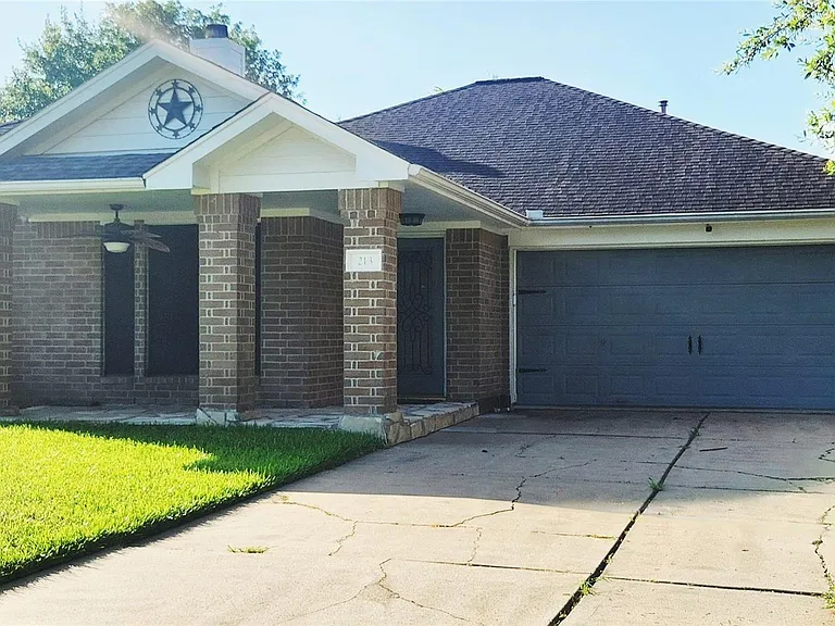 213 Mango St — Photo 4
