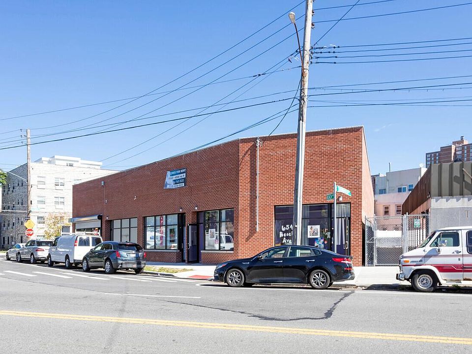 2nd image of 656 Beach Ave