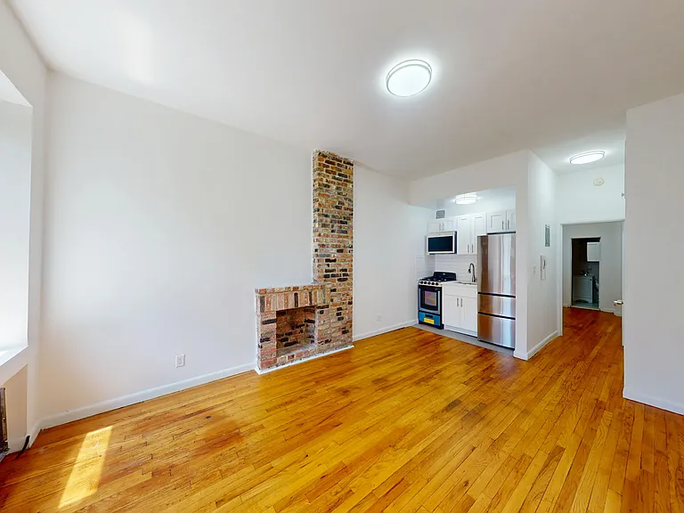 313 E 85th St #4B — Photo 3