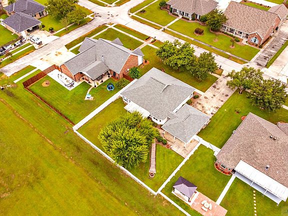 5th image of 185 Lake Penchant Ct