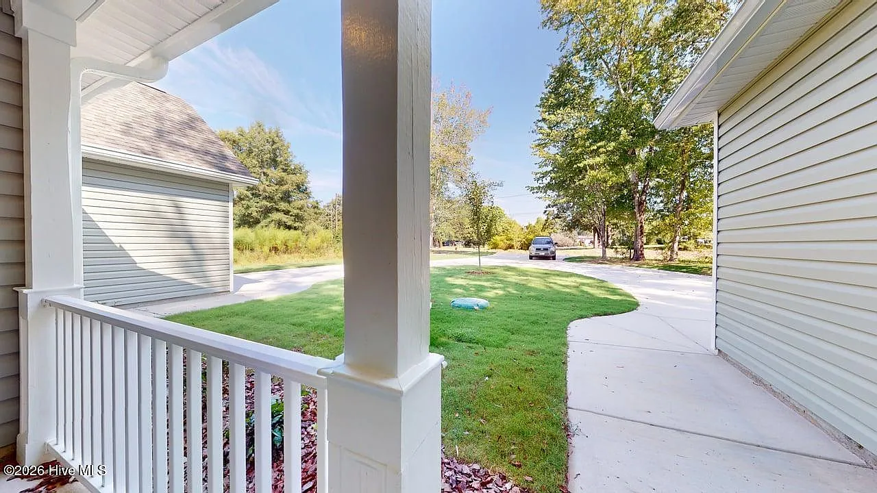 3 bed, 2.0 bath, $1,975 — Photo 3