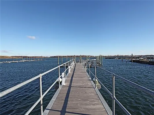 Sold by Exclusive Properties Sotheby's International Realty | media 4