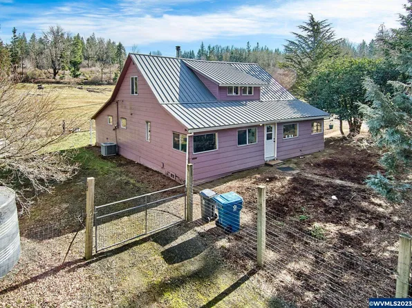 4594 Crooked Finger Rd NE, Scotts Mills, OR 97375