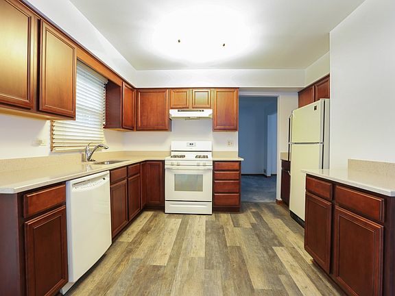 4th image of 110 Alexandria Dr