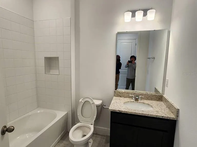 19050 Blueleaf St — Photo 14