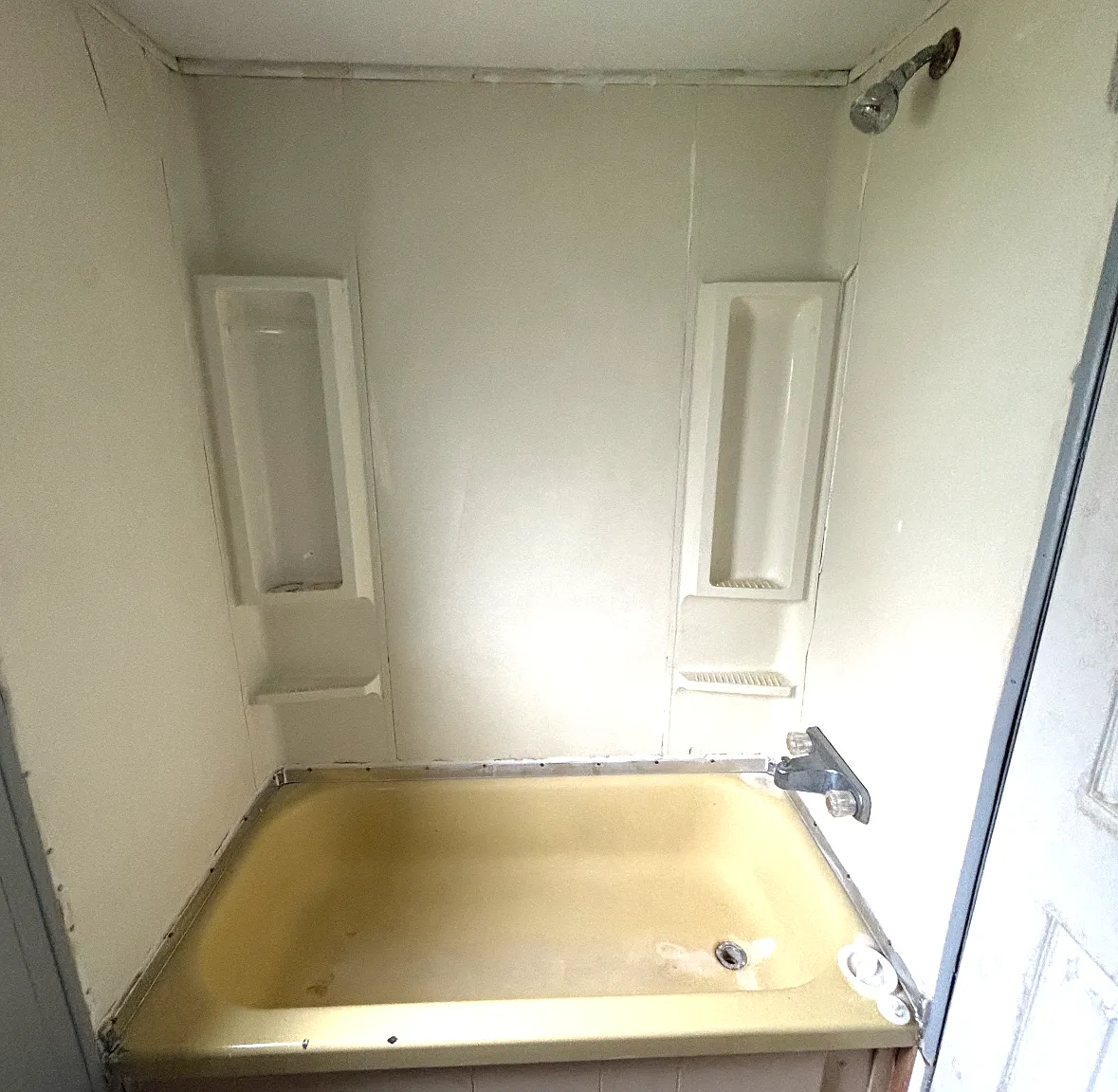 2 bed, 725 sqft, $650 — Photo 2