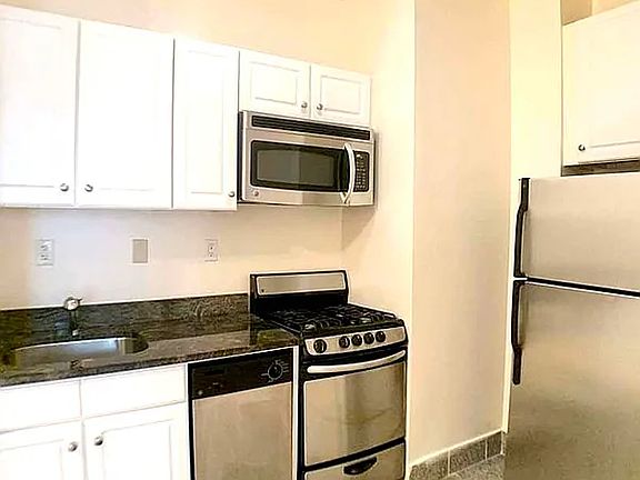 2nd image of 220 Wadsworth Ave APT 104