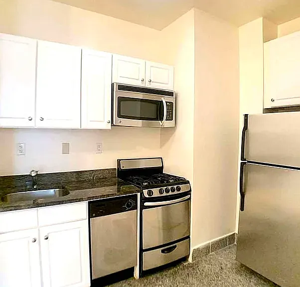 220 Wadsworth Ave #104 — Photo 2