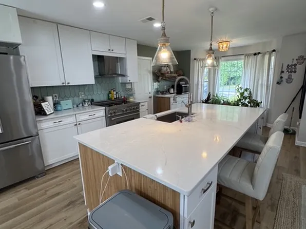 17404 Hoskinson Rd, Poolesville, MD 20837