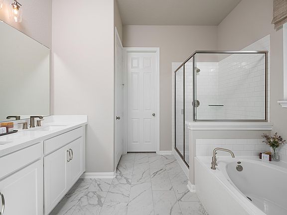 Oakwood Estates - Avery Interior Image 6