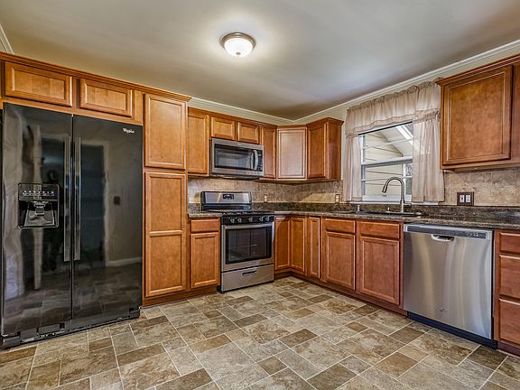3rd image of 4708 Green Meadow Ln