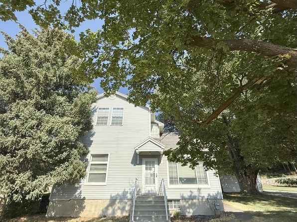 1890 Fruitland Dr