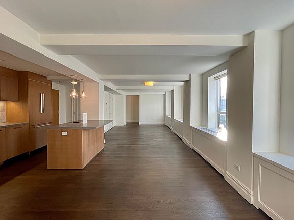 3rd image of 752 W End Ave APT 8B