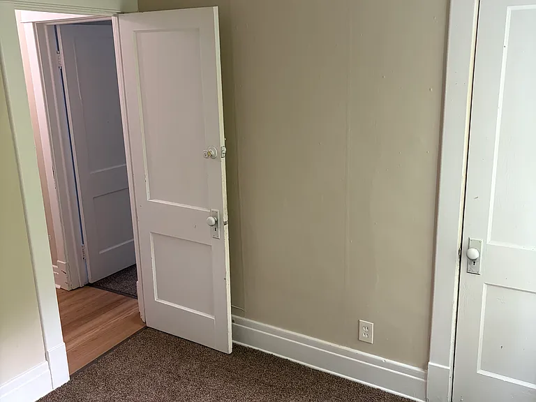 429 Lisbon Ave #1 — Photo 15