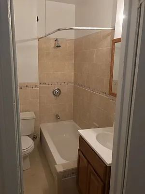 Rented by Roberto Guilbet, LREB | media 10