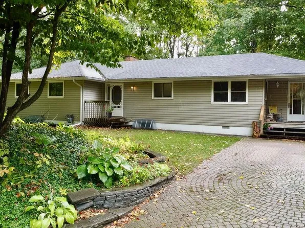 31 Maplecrest Ct, Oro Medonte, ON L4M 4Y8