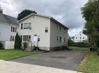 21 Taylor St, Holyoke, MA 01040